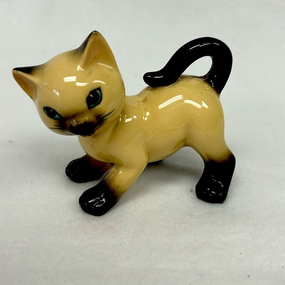 Vintage Josef Original Siamese cat blue eyes